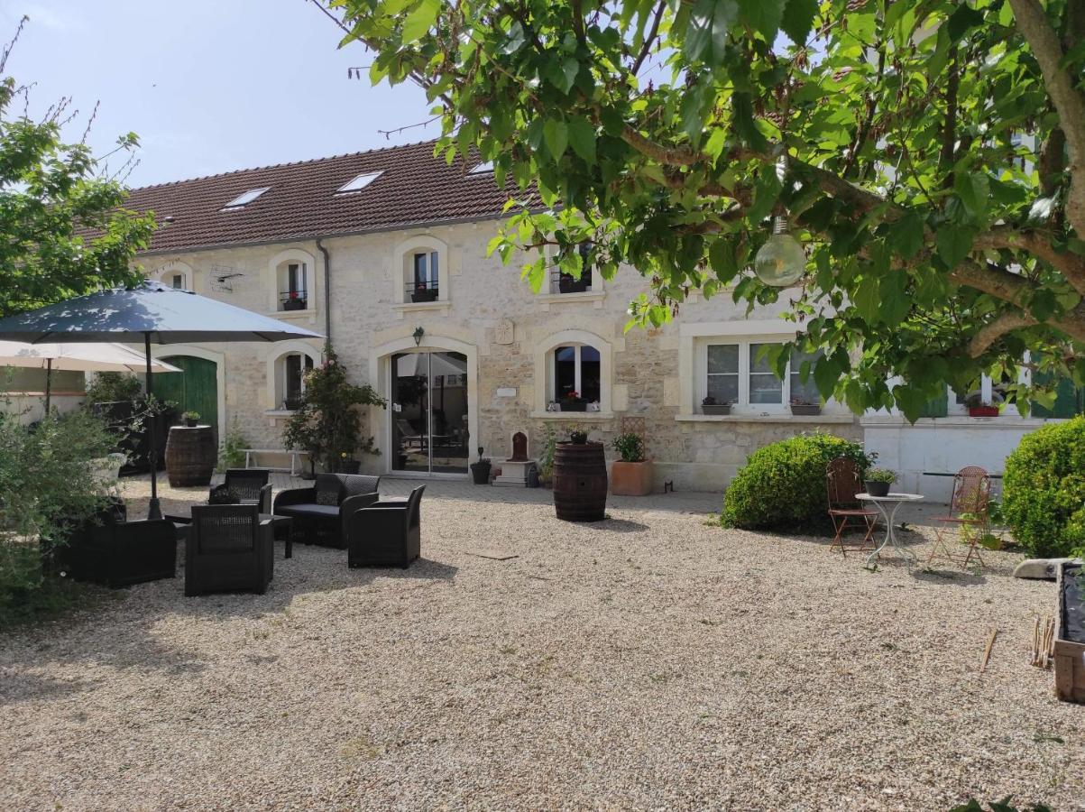 L'Entre Deux Vignes Bed & Breakfast Brizambourg Exterior photo
