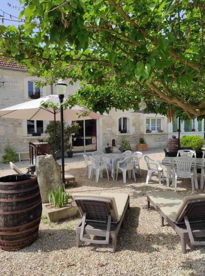 L'Entre Deux Vignes Bed & Breakfast Brizambourg Exterior photo