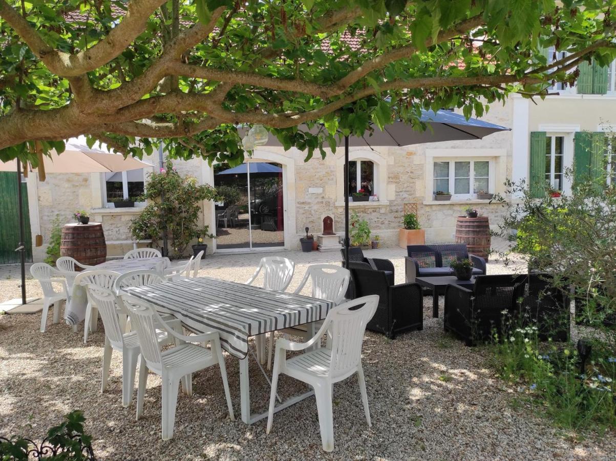 L'Entre Deux Vignes Bed & Breakfast Brizambourg Exterior photo